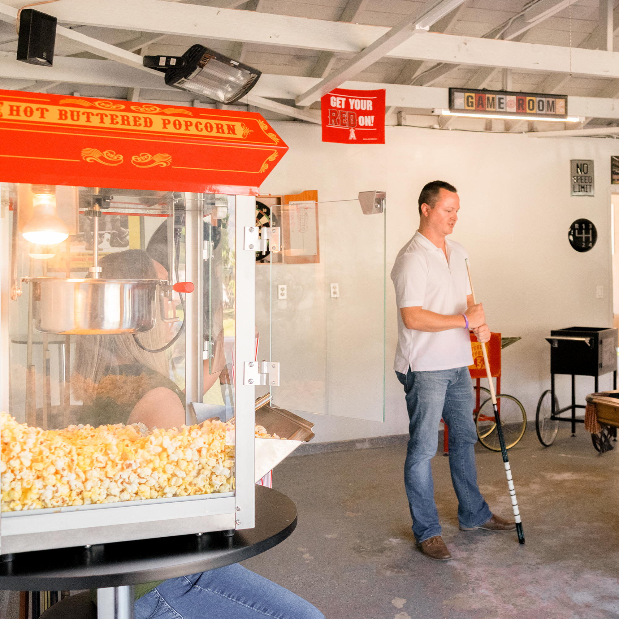 2023 New VEVOR Popcorn Popper Machine 8 Oz Countertop Popcorn Maker 850W 48  Cups Red